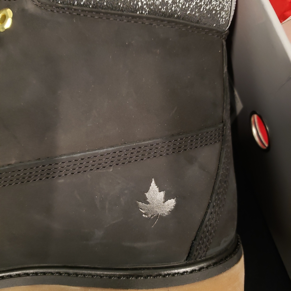 Timberland Black Boots with Gum Sole - Picture 3 of 6
